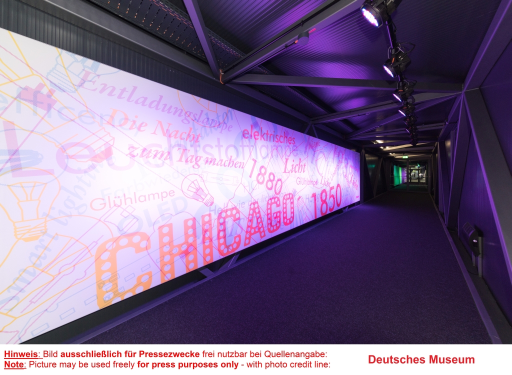 Lichttunnelinstallationen bringen den Besuchern die Faszination Licht näher