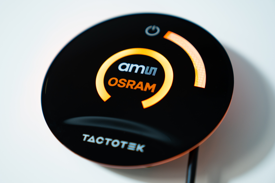 OSIRE E5515 TactoTek Automotive Ambient Lighting